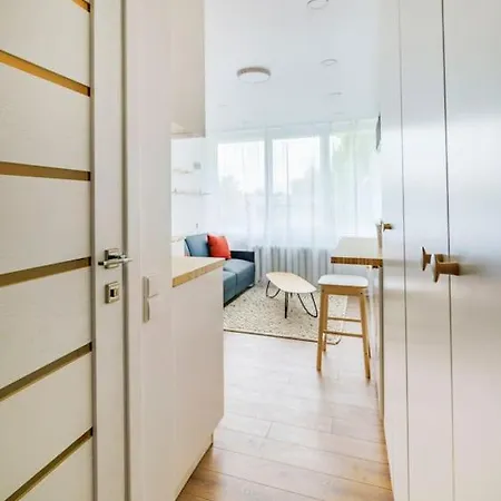 Stylish Studio In Iii דירה